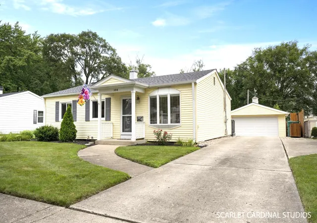 Photo 2 of Single family home for sale at 104 Forest Pl, Buffalo Grove, IL 60089 | MLS# 12721303 | Listing updated on 2026-08-08