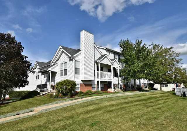 Photo 2 of Townhouse for sale at 1361 Fox Hound Trl, Beecher, IL 60401 | MLS# 12721347 | Listing updated on 2026-09-25