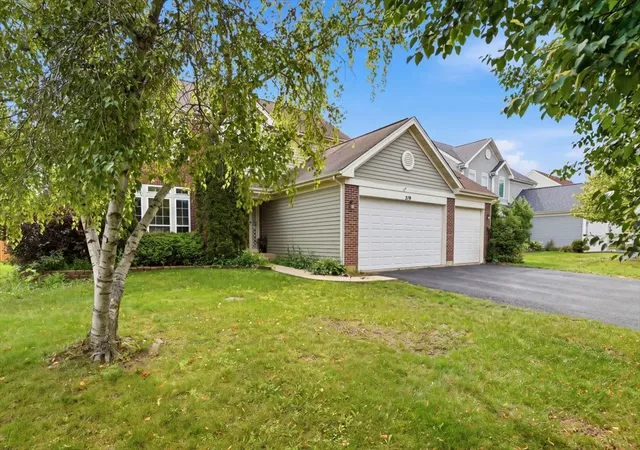 Photo 1 of Single family home for sale at 219 S Primrose Ln, Round Lake, IL 60073 | MLS# 12721395 | Listing updated on 2026-08-30