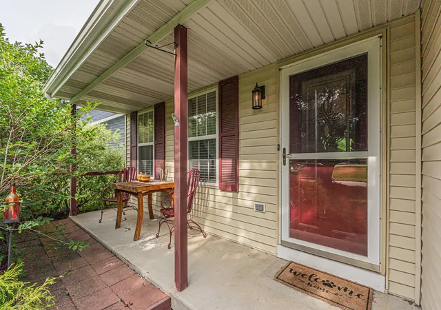 Photo 3 of Single family home for sale at 611 Parkway Ave, Antioch, IL 60002 | MLS# 12721397 | Listing updated on 2026-09-12
