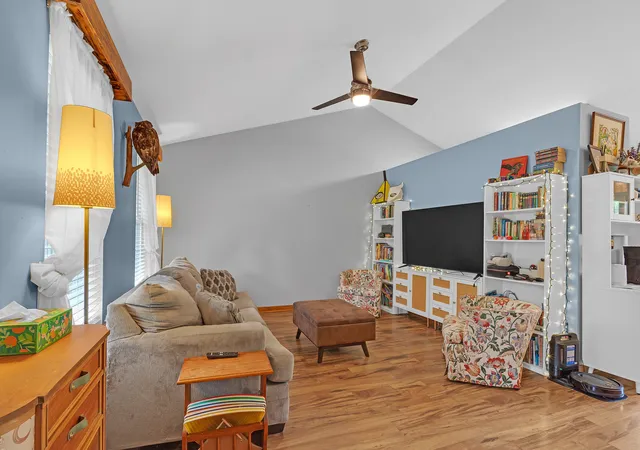 Photo 4 of Single family home for sale at 611 Parkway Ave, Antioch, IL 60002 | MLS# 12721397 | Listing updated on 2026-09-12
