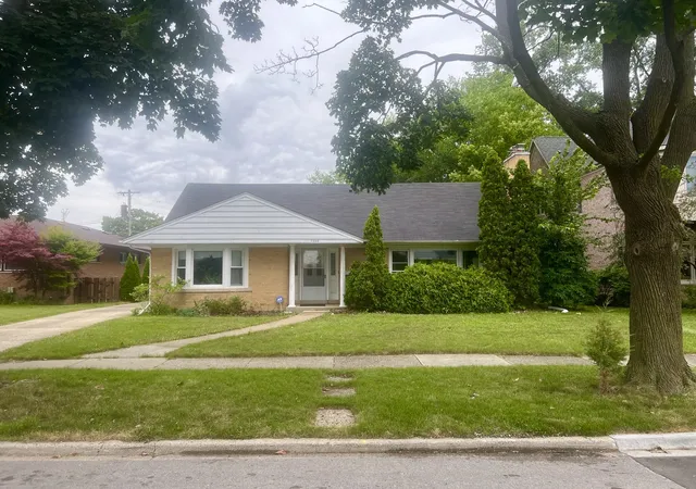 Photo 1 of Single family home for sale at 7338 N Tripp Ave, Lincolnwood, IL 60712 | MLS# 12721424 | Listing updated on 2026-08-07
