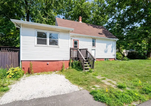 39th image of 1002 E Empire St, Bloomington, IL 61701 | MLS# 12721436