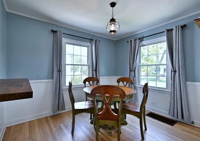 Photo 2 of Single family home for sale at 1034 S Saylor Ave, Elmhurst, IL 60126 | MLS# 12721439 | Listing updated on 2026-08-31