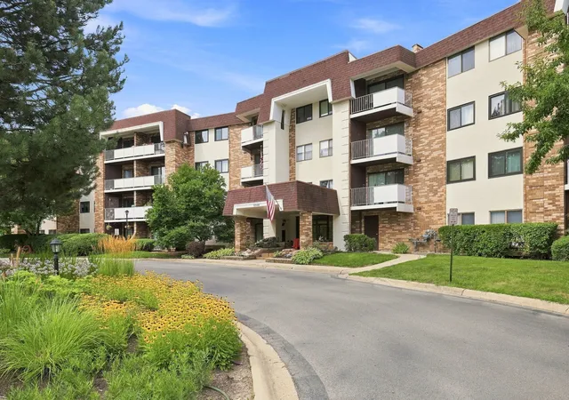 Condo for sale at 3300 N Carriageway Dr #405, Arlington Heights, IL 60004 | MLS# 12721440 | Listing updated on 2026-09-01