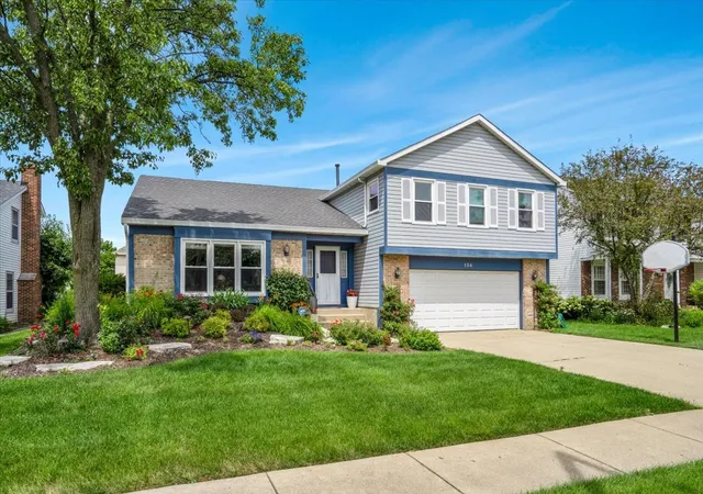 Photo 1 of Single family home for sale at 154 Newtown Dr, Buffalo Grove, IL 60089 | MLS# 12721452 | Listing updated on 2026-09-02