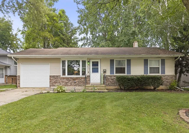 Single family home for sale at 203 Lilac Ln, North Aurora, IL 60542 | MLS# 12721462