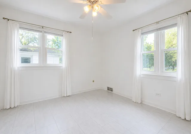 Photo 3 of Single family home for sale at 109 N Main St, Mount Prospect, IL 60056 | MLS# 12721480 | Listing updated on 2026-10-01