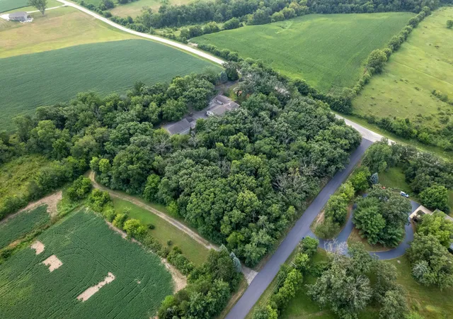 4th image of 916 W Town Line Rd, Leaf River, IL 61047 | MLS# 12721506