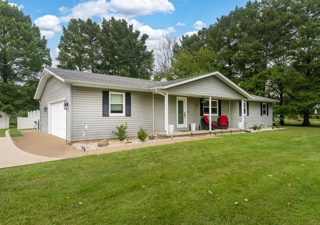 Single family home for sale at 1101 E Pine St, Herrin, IL 62948 | MLS# 12721511