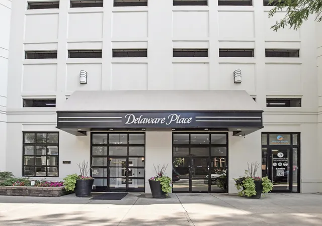 4th image of 33 W Delaware Pl, Chicago, IL 60610