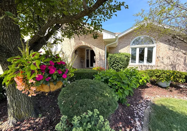 2nd image of 17646 Crestview Ct, Orland Park, IL 60467 | MLS# 12721574