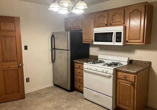 Listing Photo 1 - Condo for sale in building located at 4816 W 24Th St, Cicero, IL 60804