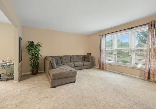 Photo 2 of Single family home for sale at 1613 Jasper Dr, Wheaton, IL 60189 | MLS# 12721605 | Listing updated on 2026-08-07