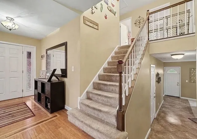 Photo 3 of Single family home for sale at 1613 Jasper Dr, Wheaton, IL 60189 | MLS# 12721605 | Listing updated on 2026-09-21