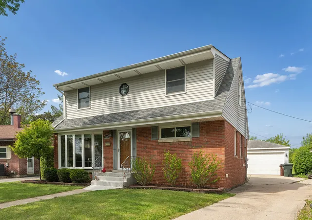 Photo 3 of Single family home for sale at 18646 Golfview Ave, Homewood, IL 60430 | MLS# 12721607 | Listing updated on 2026-09-09