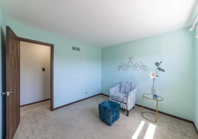 Photo 3 of Single family home for sale at 920 Macarthur Dr, Chicago Heights, IL 60411 | MLS# 12721630 | Listing updated on 2026-08-25
