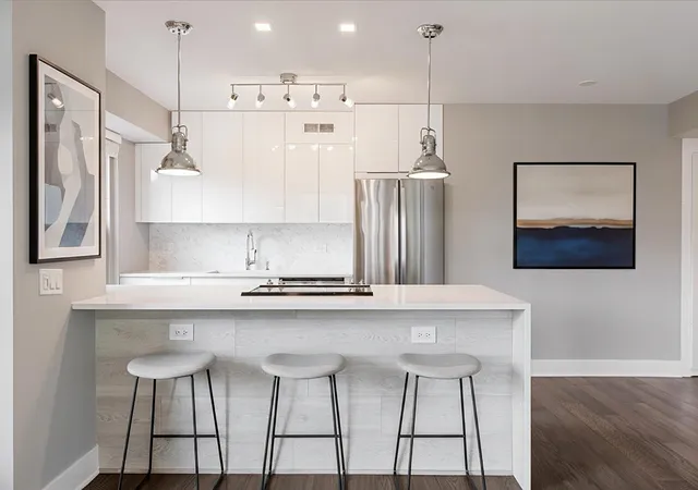 Photo 3 of Condo for sale at 3600 N Lake Shore Dr #325, Chicago, IL 60613 | MLS# 12721664 | Listing updated on 2026-09-24
