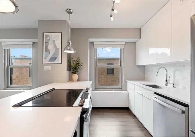 Photo 4 of Condo for sale at 3600 N Lake Shore Dr #325, Chicago, IL 60613 | MLS# 12721664 | Listing updated on 2026-09-24