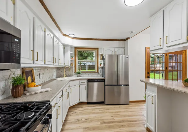 Photo 3 of Single family home for sale at 1819 Elmwood Dr, Lindenhurst, IL 60046 | MLS# 12721685 | Listing updated on 2026-10-05