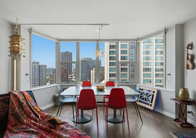 4th image of 525 W Hawthorne Pl #2004, Chicago, IL 60657 | MLS# 12721710