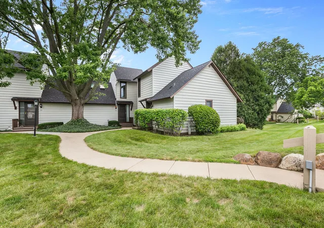 Photo 2 of Sale Pending at 732 Chandler Rd #732, Gurnee, IL 60031 | MLS# 12721714 | Listing updated on 2026-09-01