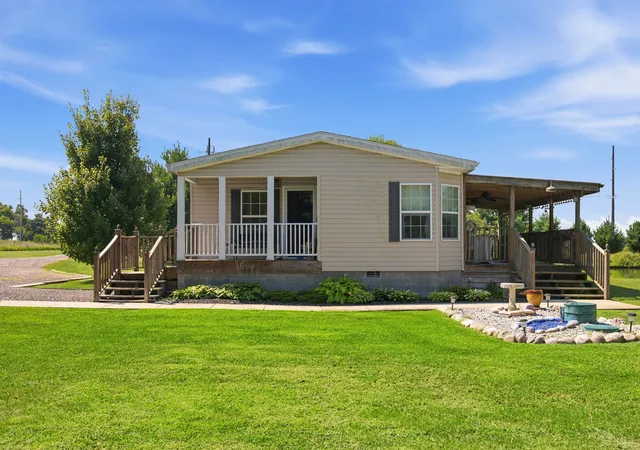 Photo 2 of Single family home for sale at 871 Sorento Ave, Donnellson, IL 62019 | MLS# 12721720 | Listing updated on 2026-09-07