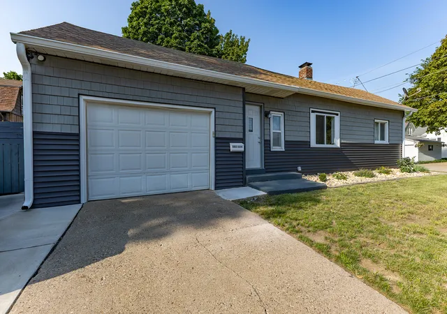Photo 3 of Sale Pending at 1863 35th Street, Rock Island, IL 61201 | MLS# 12721731 | Listing updated on 2026-08-11