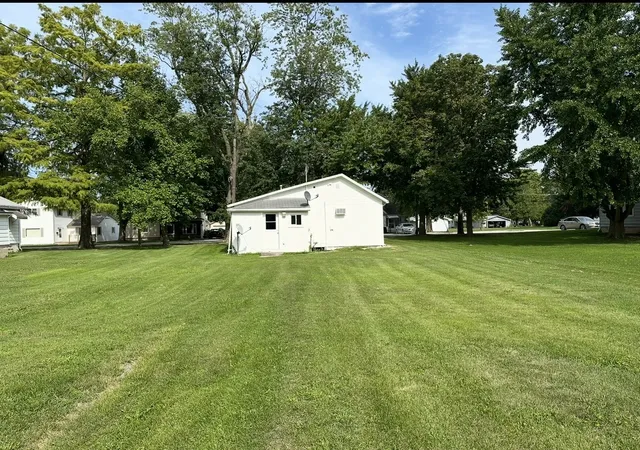 4th image of 422 N Main St, Gilman, IL 60938 | MLS# 12721774