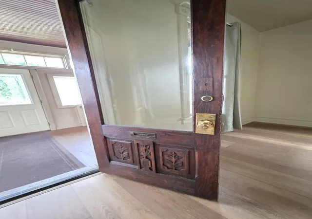 Photo 3 of Single family home for sale at 813 Pine St, Ottawa, IL 61350 | MLS# 12721776 | Listing updated on 2026-09-01
