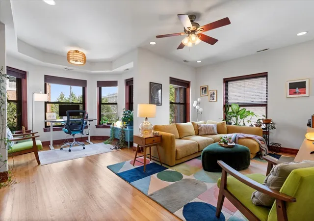 Photo 3 of Sale Pending at 1501 W Ardmore Ave #2, Chicago, IL 60660 | MLS# 12721777 | Listing updated on 2026-09-20