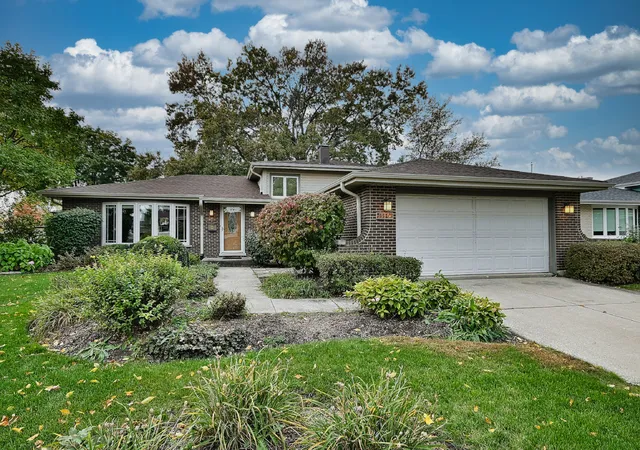 Photo 1 of Single family home for sale at 7114 Hudson St, Darien, IL 60561 | MLS# 12721791 | Listing updated on 2026-10-29