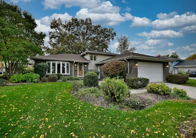Photo 1 of Single family home for sale at 7114 Hudson St, Darien, IL 60561 | MLS# 12721791 | Listing updated on 2026-10-29