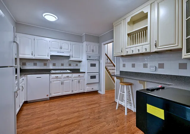 Photo 3 of Single family home for sale at 7114 Hudson St, Darien, IL 60561 | MLS# 12721791 | Listing updated on 2026-10-29