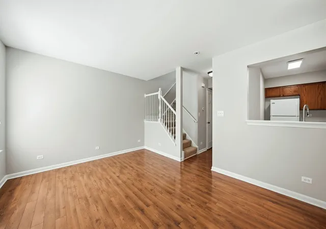 Photo 4 of Condo for sale at 637 Lincoln Sta Dr, Oswego, IL 60543 | MLS# 12721801 | Listing updated on 2026-09-13