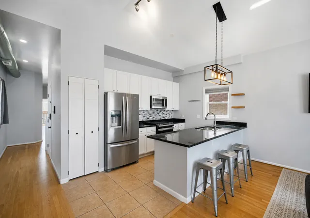 Photo 3 of Condo for sale at 1267 N Honore St #3, Chicago, IL 60622 | MLS# 12721821 | Listing updated on 2026-09-04