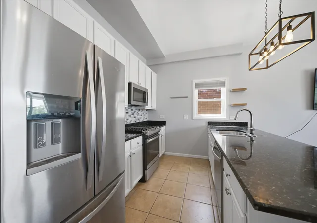 Listing Photo 4 - Condo for sale in building located at 1267 N Honore St, Chicago, IL 60622 - Unit #3
