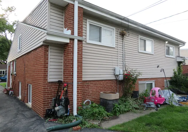 Photo 3 of Single family home for sale at 799 S Hawthorne Ave, Elmhurst, IL 60126 | MLS# 12721824 | Listing updated on 2026-08-15