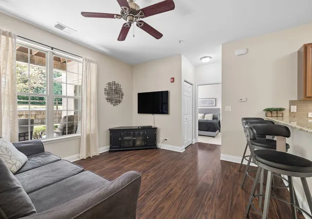 Photo 4 of Condo for sale at 1032 Swift Rd #1B, Glen Ellyn, IL 60137 | MLS# 12721867 | Listing updated on 2026-09-04