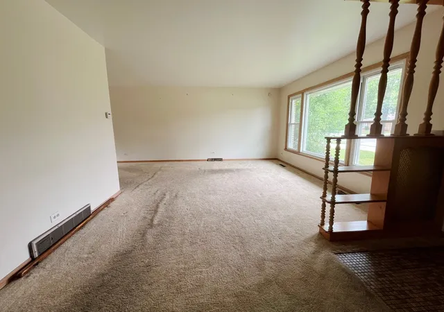 Photo 3 of Single family home for sale at 865 E 165th Street, South Holland, IL 60473 | MLS# 12721877 | Listing updated on 2026-09-23