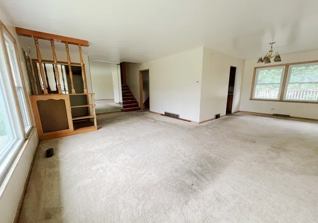 Photo 3 of Single family home for sale at 865 E 165th Street, South Holland, IL 60473 | MLS# 12721877 | Listing updated on 2026-09-23