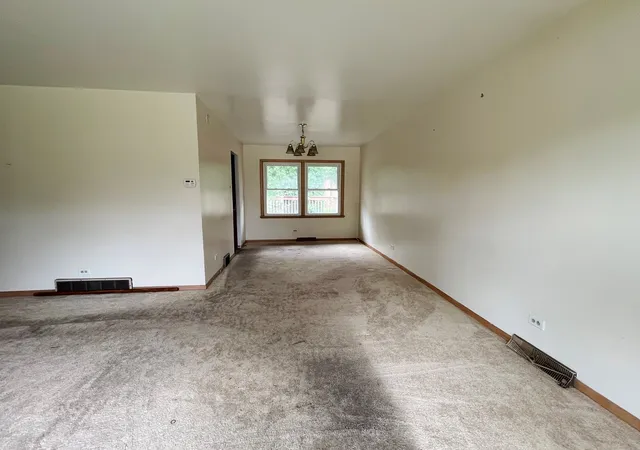 Photo 4 of Single family home for sale at 865 E 165th Street, South Holland, IL 60473 | MLS# 12721877 | Listing updated on 2026-09-23