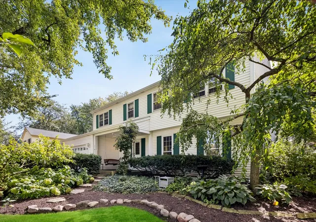 Photo 2 of Single family home for sale at 27w215 Oakwood St, Winfield, IL 60190 | MLS# 12721879 | Listing updated on 2026-10-04