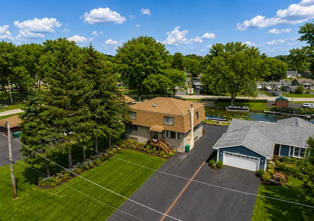 3rd image of 717 Monterrey Ter, Mc Henry, IL 60051 | MLS# 12721960
