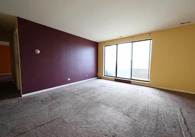 Photo 4 of Condo for sale at 7 E Carriageway Dr #408, Hazel Crest, IL 60429 | MLS# 12721985 | Listing updated on 2026-09-21