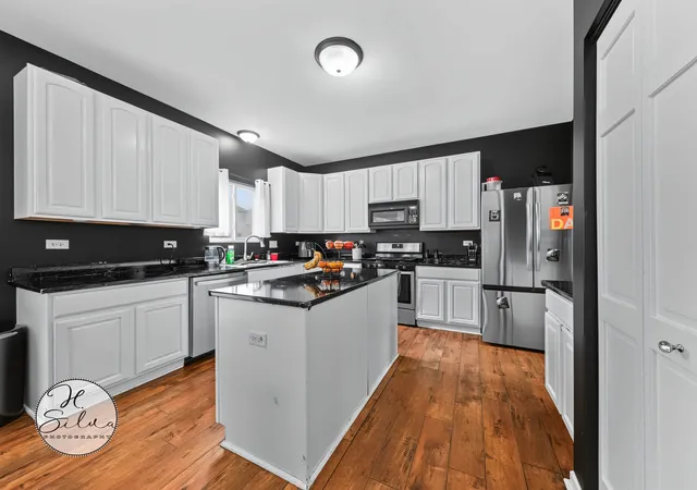 Photo 3 of Single family home for sale at 708 Bay Shore Dr, Pingree Grove, IL 60140 | MLS# 12721987 | Listing updated on 2026-08-16