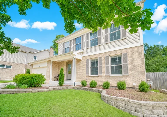Photo 3 of Single family home for sale at 8885 Dryden St, Woodridge, IL 60517 | MLS# 12721988 | Listing updated on 2026-08-15