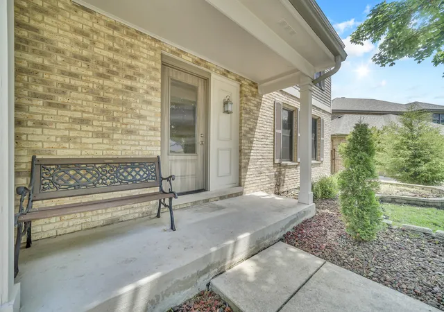 Photo 4 of Single family home for sale at 8885 Dryden St, Woodridge, IL 60517 | MLS# 12721988 | Listing updated on 2026-08-15