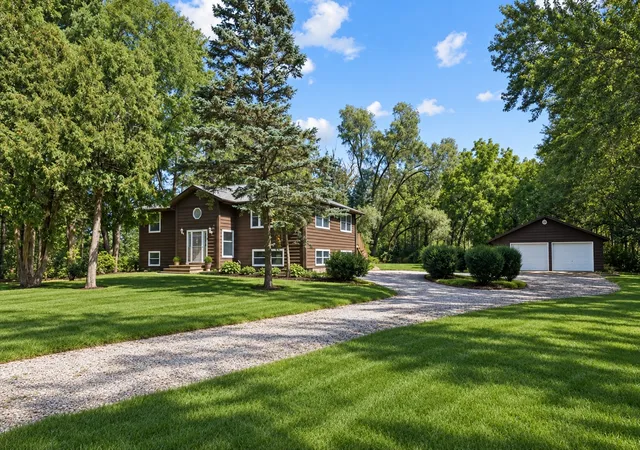 Photo 1 of Single family home for sale at 4512 S Ridgeway Rd, Ringwood, IL 60072 | MLS# 12722004 | Listing updated on 2026-09-23