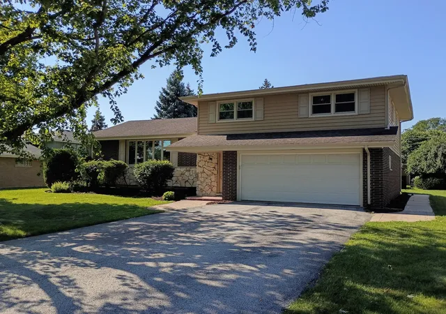 Single family home for sale at 6111 W 128th Street, Palos Heights, IL 60463 | MLS# 12722020